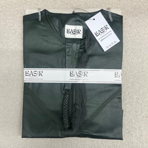 Mens Emirati Tassel Thobe Shiny