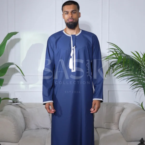 Embroidered Omani Thobe With Tassel