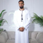 Embroidered Omani Thobe With Tassel