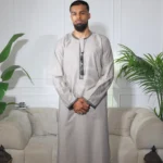 Embroidered Omani Thobe With Tassel