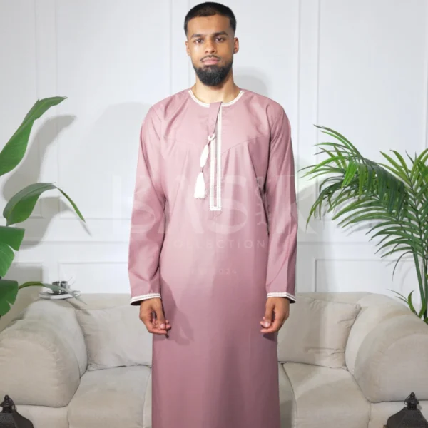 Embroidered Omani Thobe With Tassel