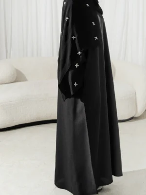 Motifé Closed Abaya - Classic Black