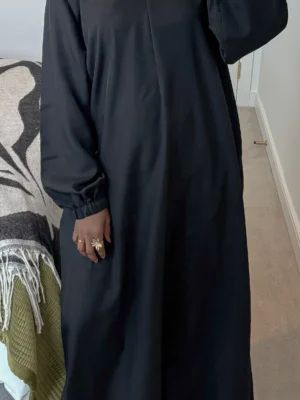 Everyday Essential Nursing-Friendly Abaya - Black