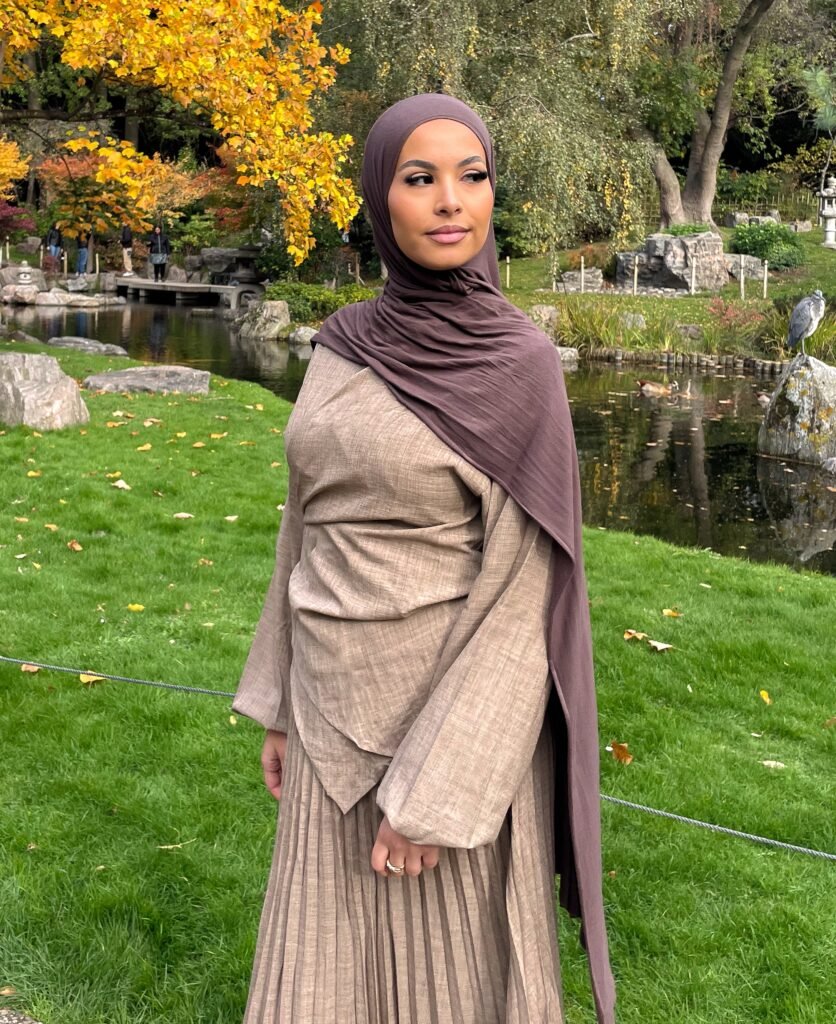 brand pic camel skirt co-ord park hajar