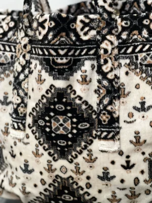 42F15A94-471A-48FD-8946-B2F05E423A75-2