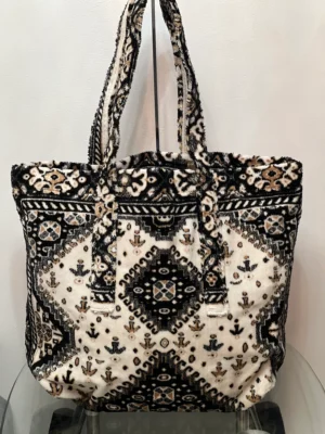 Shoulder bag - Made out of Moroccan Carpet