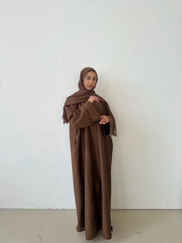 Suede Winter Abaya – 3‑Piece Warm Modest Set for Women