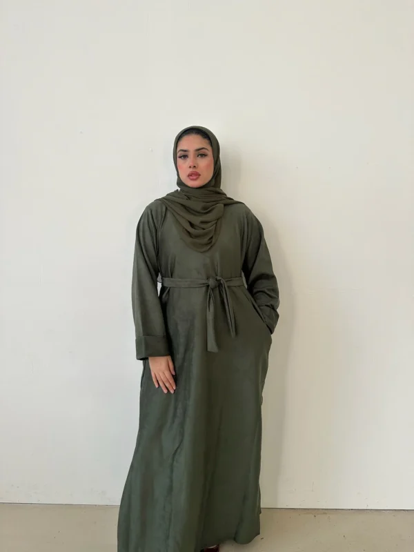 Suede Winter Abaya – 3‑Piece Warm Modest Set for Women