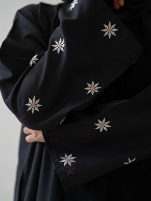 Flower Sleeve Black Abaya – Elegant Floral Detail Modest Wear