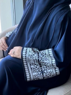 Izzah Abaya