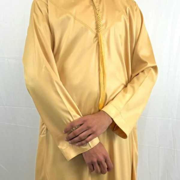 Emirati Thobes
