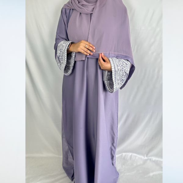 Izzah Abaya