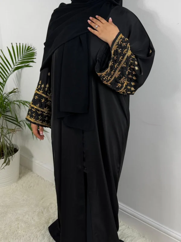 Yumna Abaya