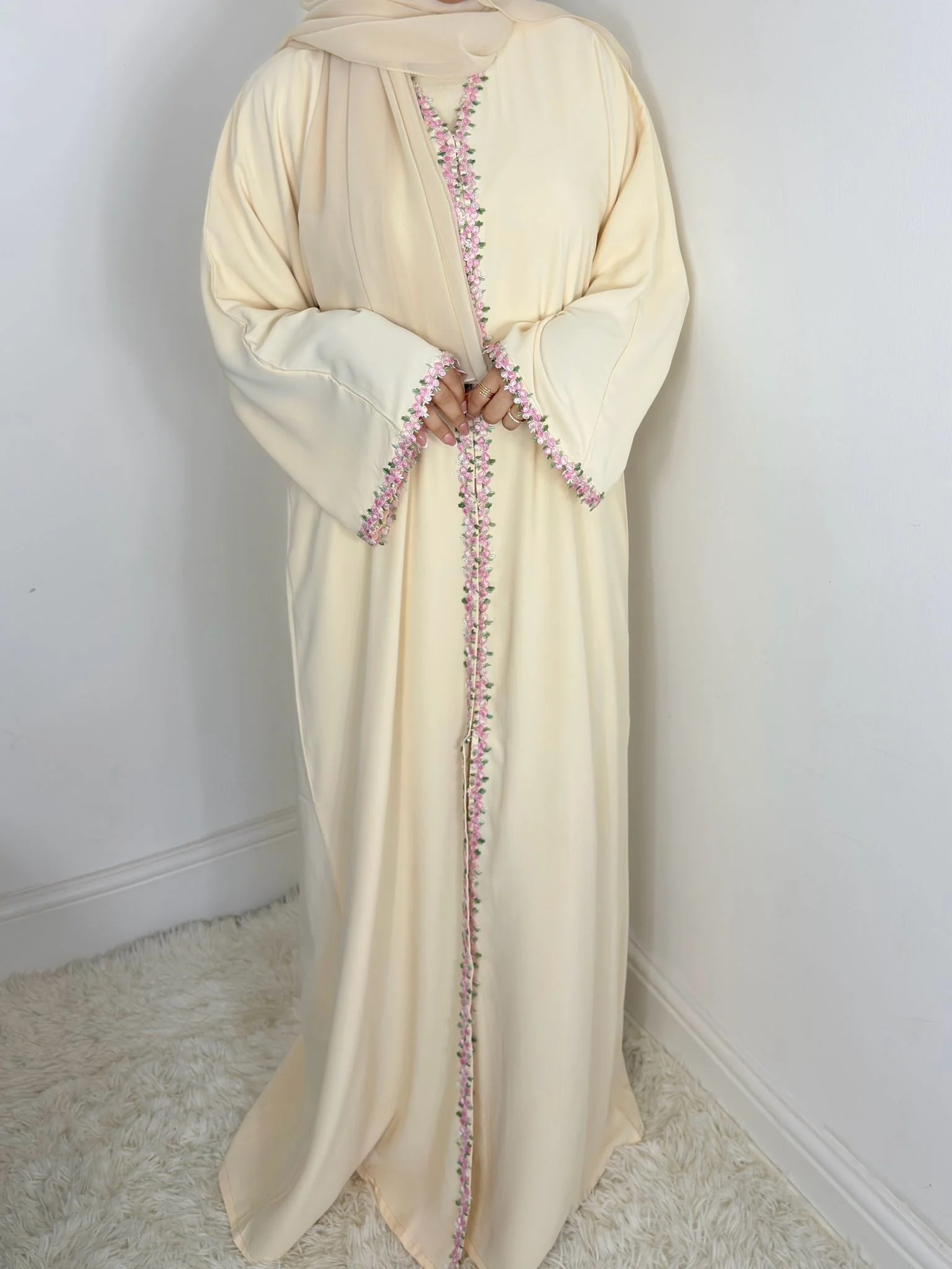 Rawdah Nida Lace Abaya