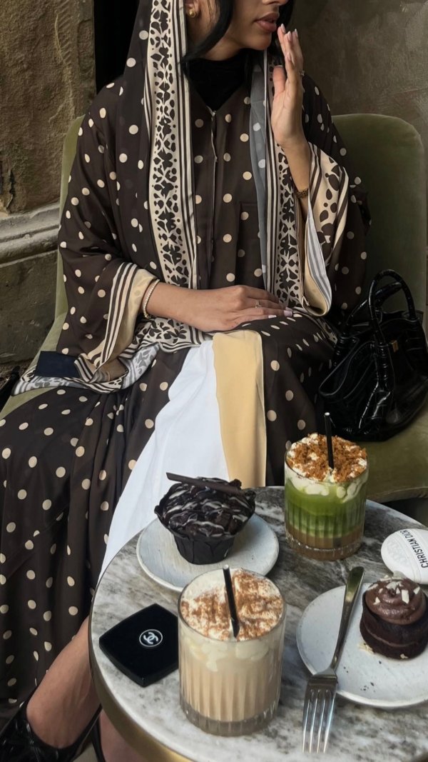 Brown Border Polka Dot Abaya